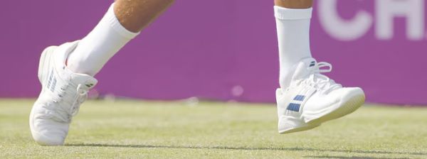 Babolat pádel; vista general de tenis Babolat en colores vibrantes