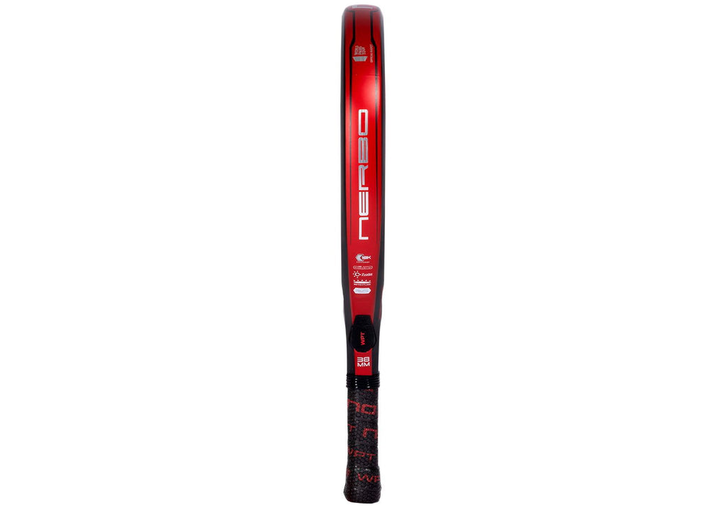 Pala de Pádel NOX, atención al detalle lateral en rojo 