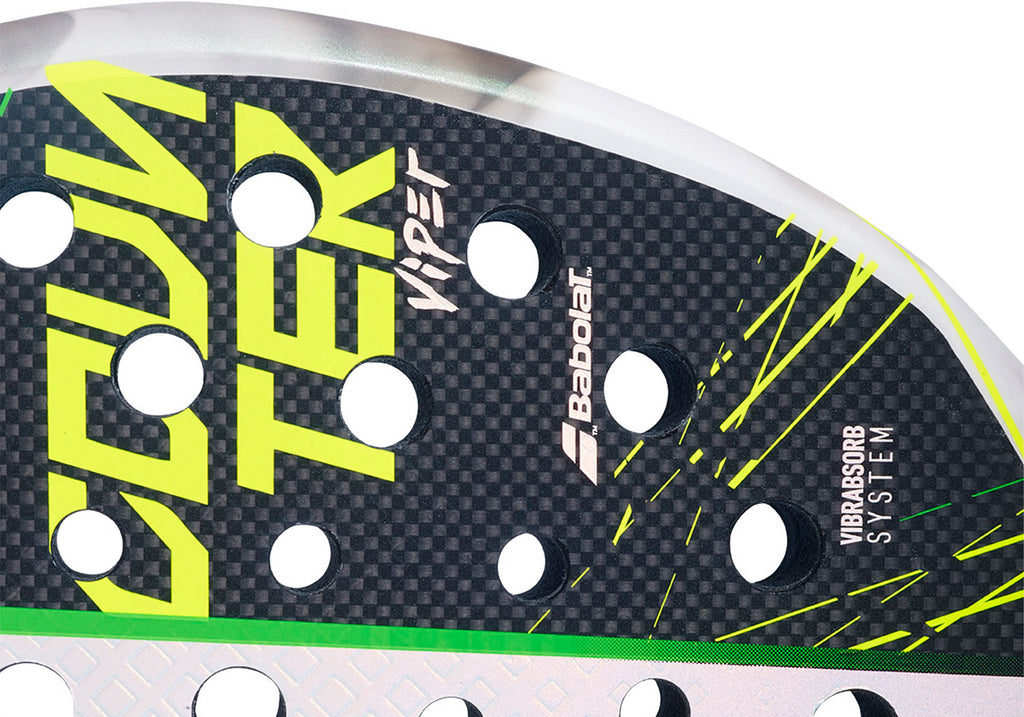 Babolat Counter Viper APT; Fotografía de los orificios de una pala de pádel.