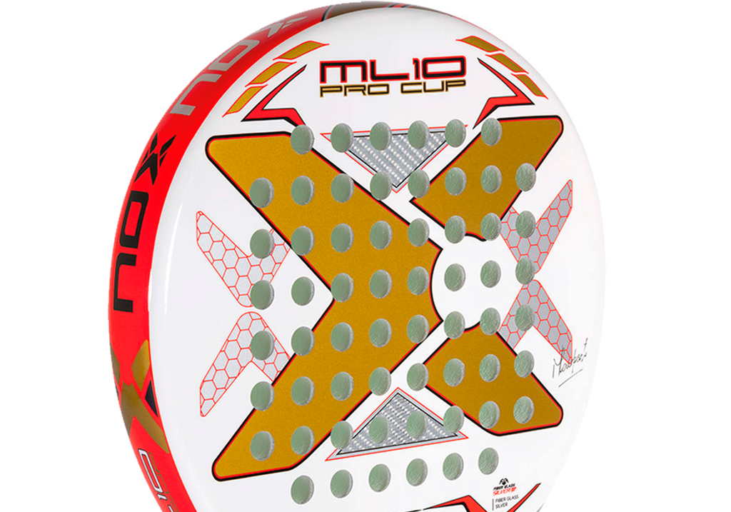 NOX ML10 Pro Cup Corp 2023; Acercamiento del tejido de fibra de vidrio con un acabado metalizado.