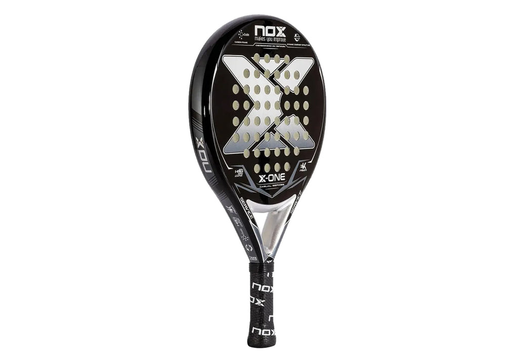 NOX X One C.6; Raqueta de tonos gris y negro, con un blanco de fondo.