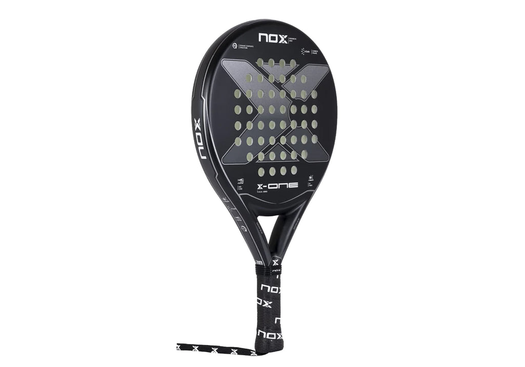 NOX X One 202; Pala de padel de color negro, que te ayuda a gener una mayor potencia aal golpe.