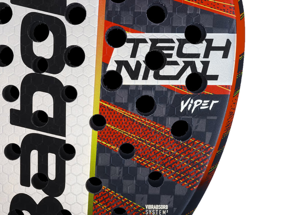 Pala de Pádel Babolat, acercamiento a los detalles de color y diseño de la raqueta 
